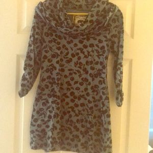 Effie’s Heart Women’s Tunic Size Small.